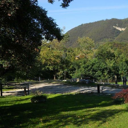 לינה וארוחת בוקר Concesio Cascina Valsorda מראה חיצוני תמונה